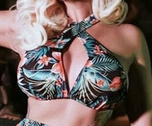 Load image into Gallery viewer, Custom criss cross halter top